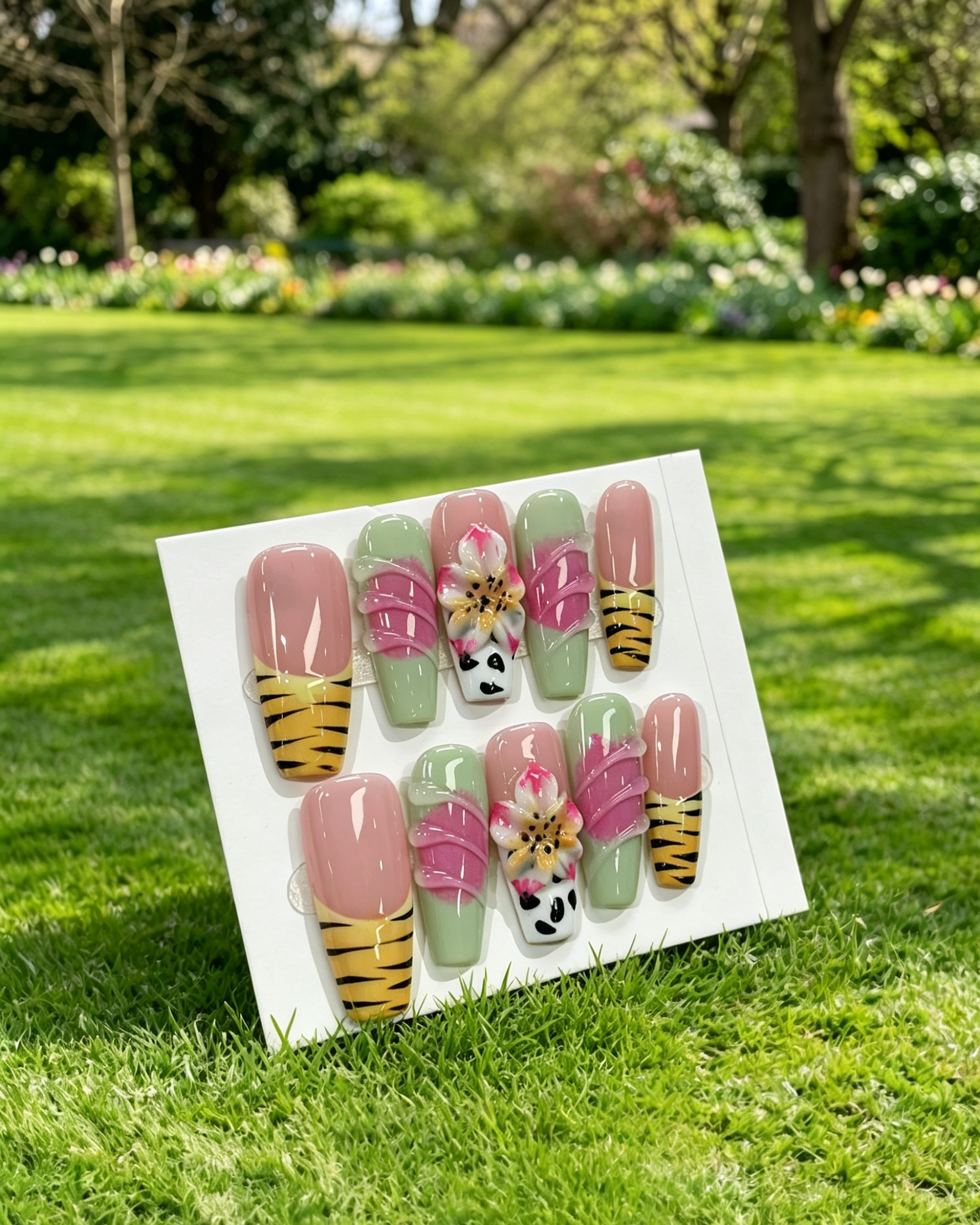Tiger Lily Coffin Press-On Nails | 24pcs Glossy Floral Design